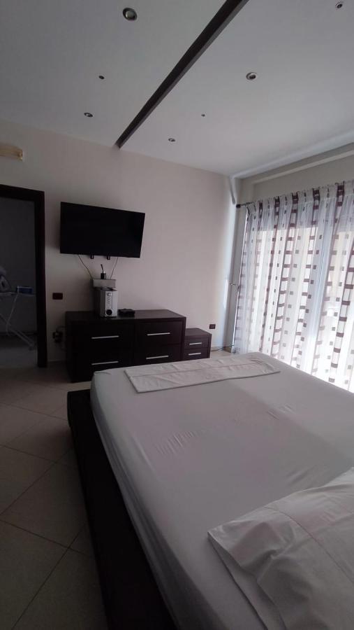 فلورا Lolu Apartment Plus Privat Parking المظهر الخارجي الصورة
