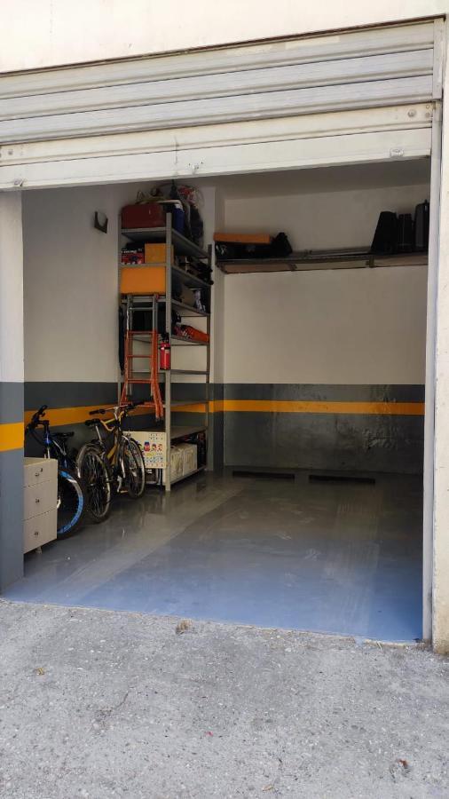 فلورا Lolu Apartment Plus Privat Parking المظهر الخارجي الصورة